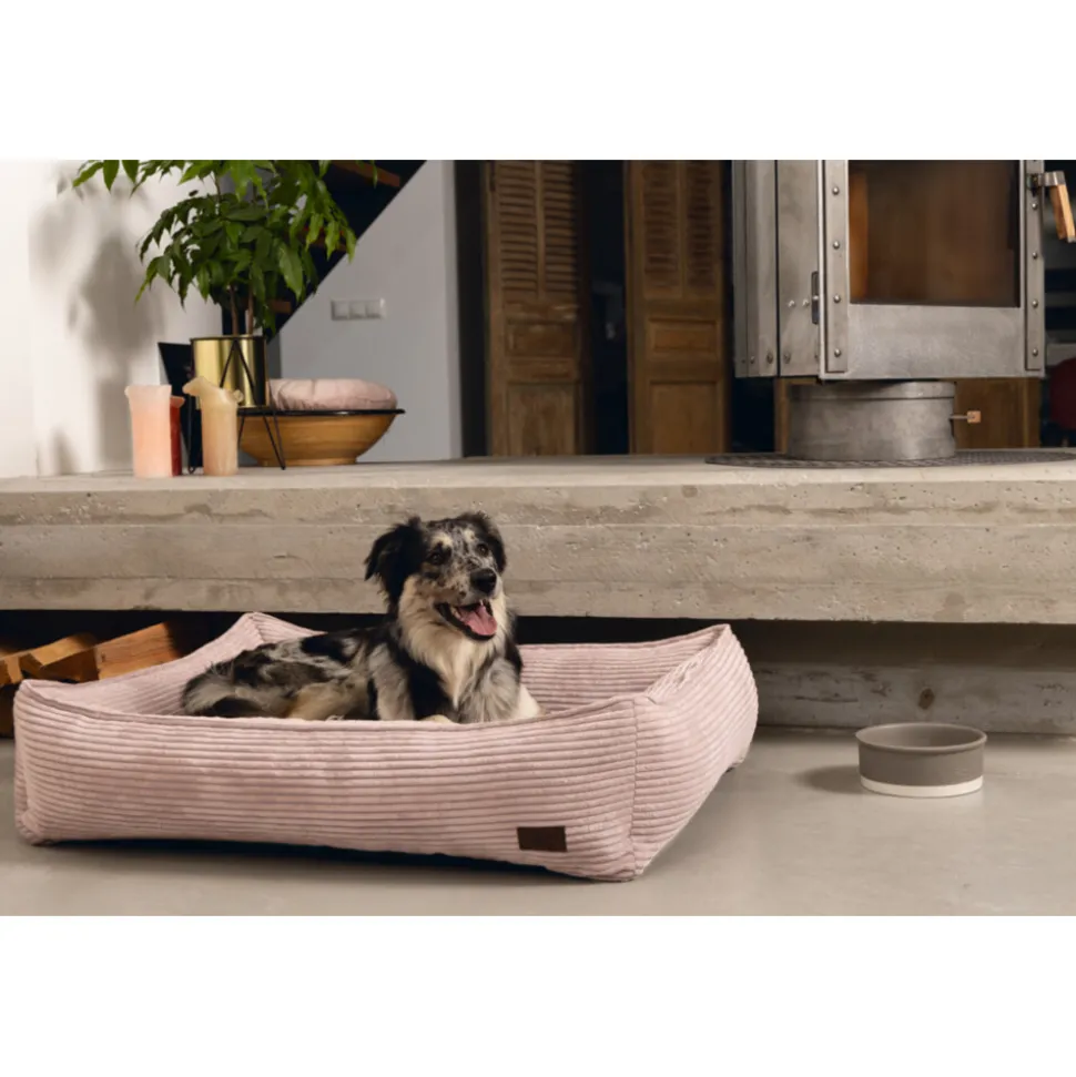 Designed by Lotte Ligmand Ribbed Roze 80 x 70 x 22 cm