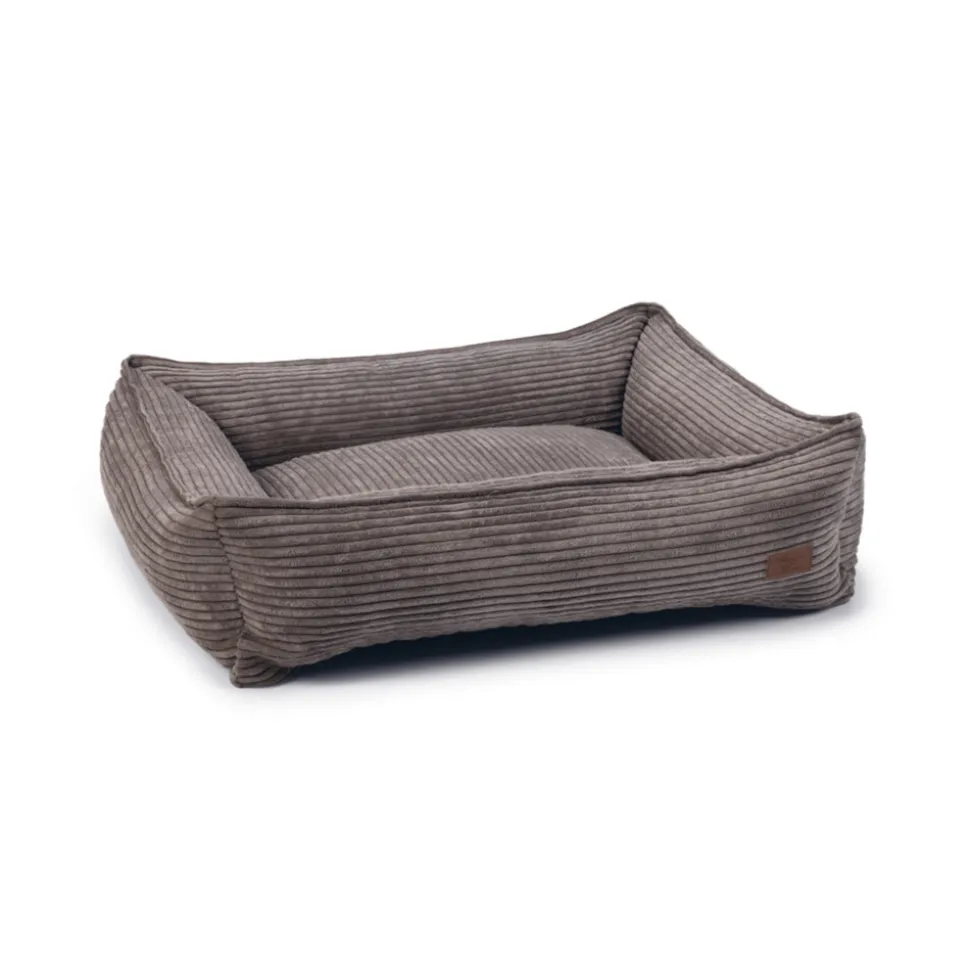 Designed by Lotte Ligmand Ribbed Bruin 80 x 70 x 22 cm