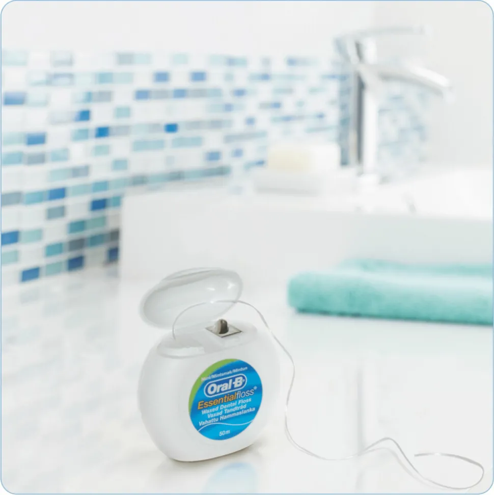 12x Oral-B Essential Floss Mint 50 meter